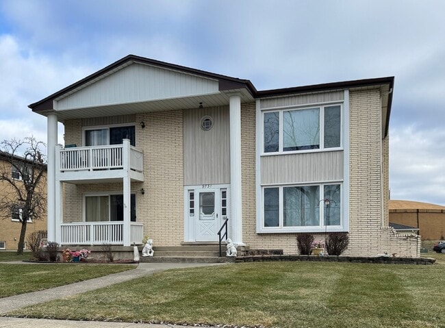 Building Photo - 9731 S 90th Ave Unit 1S