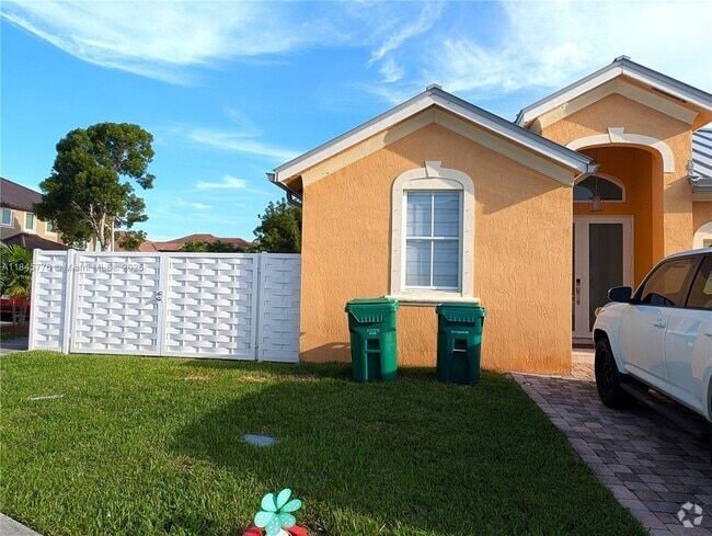 Building Photo - 539 Menendez Ave Rental