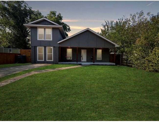 Building Photo - 2722 Gladstone Dr Rental