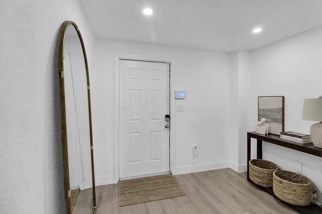 Photo - 18361 NE 20th Pl