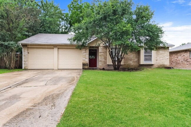 Building Photo - 16326 Dew Drop Ln