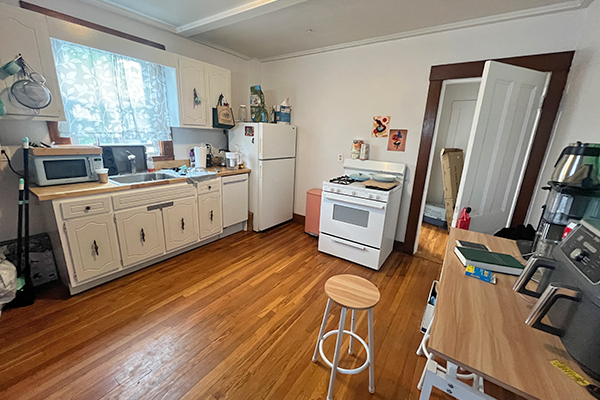 Photo - 141 Brown St Apartments