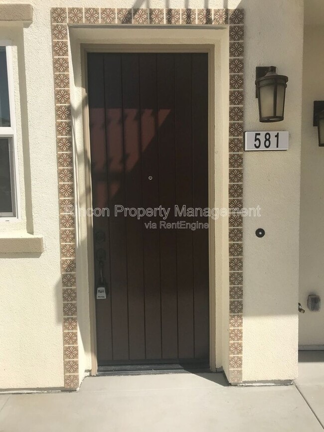 Photo - 581 Pioneer St