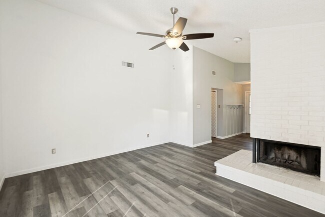 Photo - 1813 Sherwood Pl