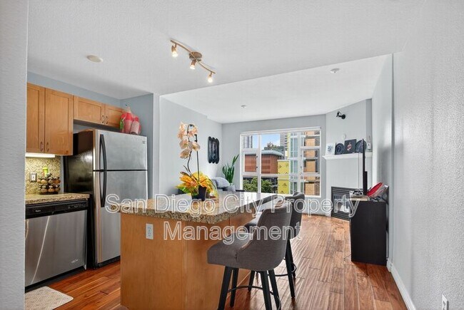 Photo - 1240 India St Unidad 618