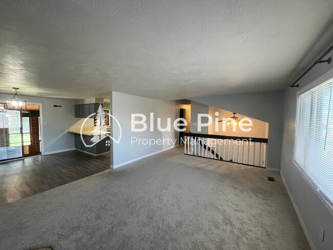 Photo - 2304 E Oakmont Dr