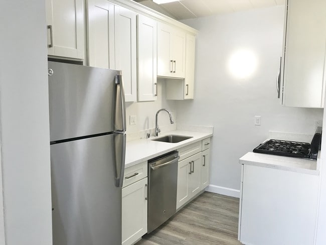 Photo - Chestnut Avenue Apartments