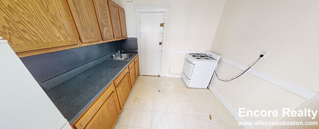 131 Sutherland Rd Unit H