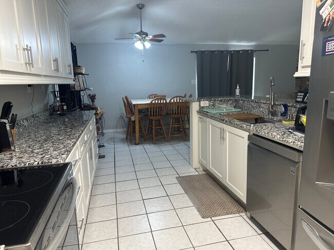 Photo - 25119 Thrushwood Ln