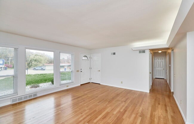 Photo - 9210 Medallion Ct