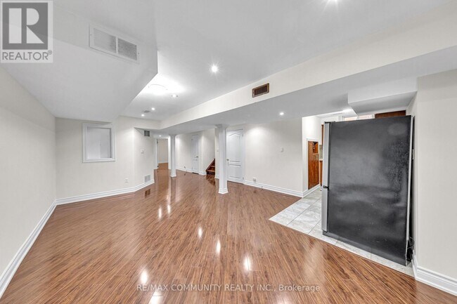 Photo - 17 Rouge Bank Dr