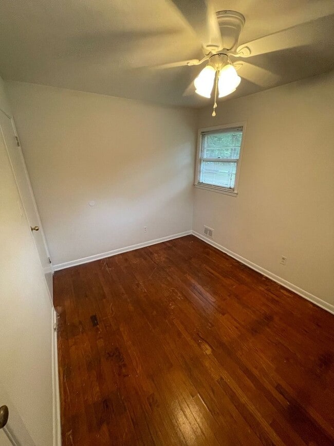 Photo - PRE-LEASING FOR AUGUST 2026! WALK TO CAMPUS!