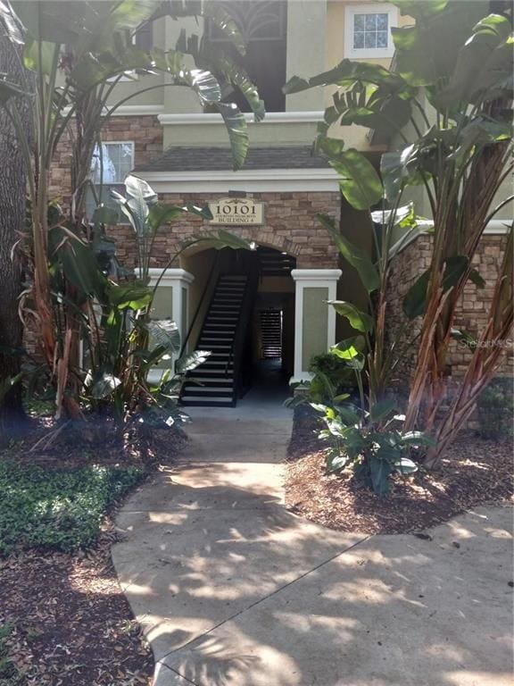 Building Photo - 10101 Courtney Palms Blvd Unit 302