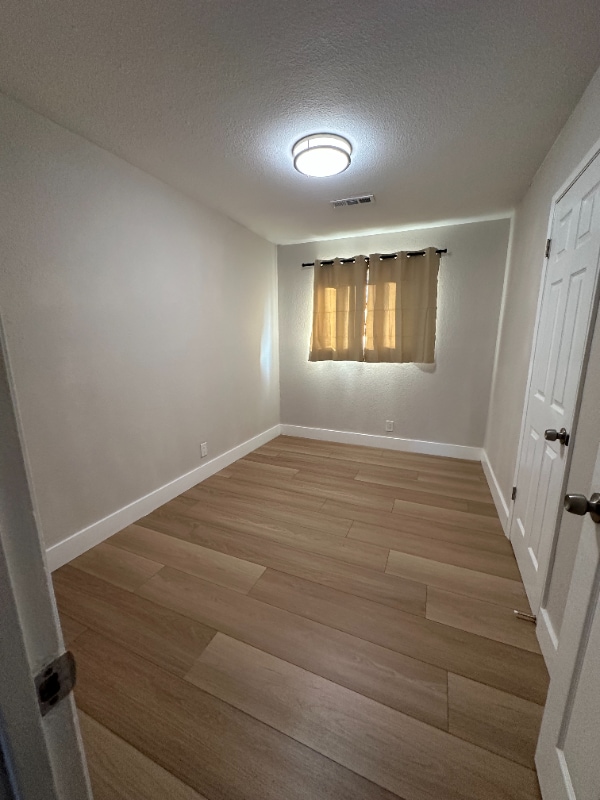 Photo - 276 Lippert Ave