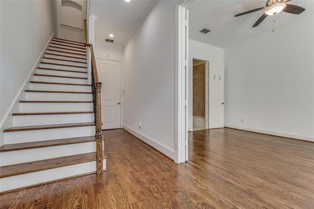 Photo - 2135 Marilla St