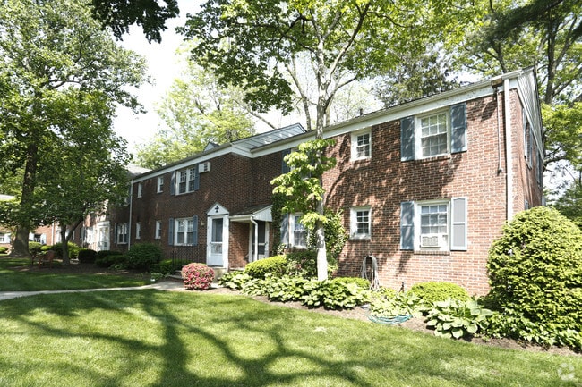 Garfield Park Apartments