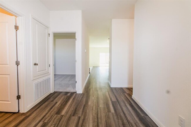 Photo - 1524 Morris Lp Casa