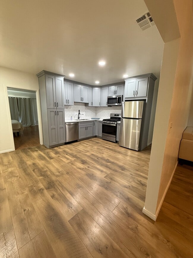 Photo - 25446 Lane St