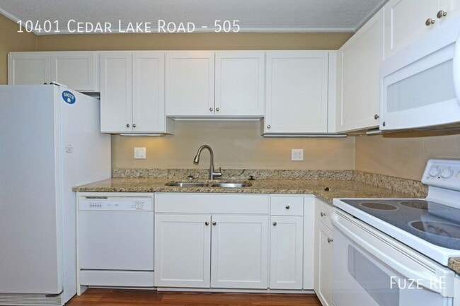 Photo - 10401 Cedar Lk Rd S