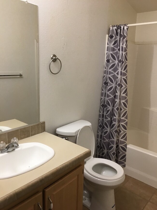 Photo - 1364 60th St W