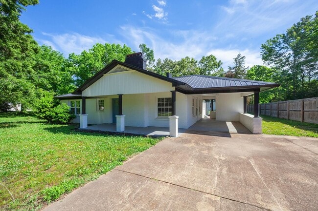 90 Shaw Ln