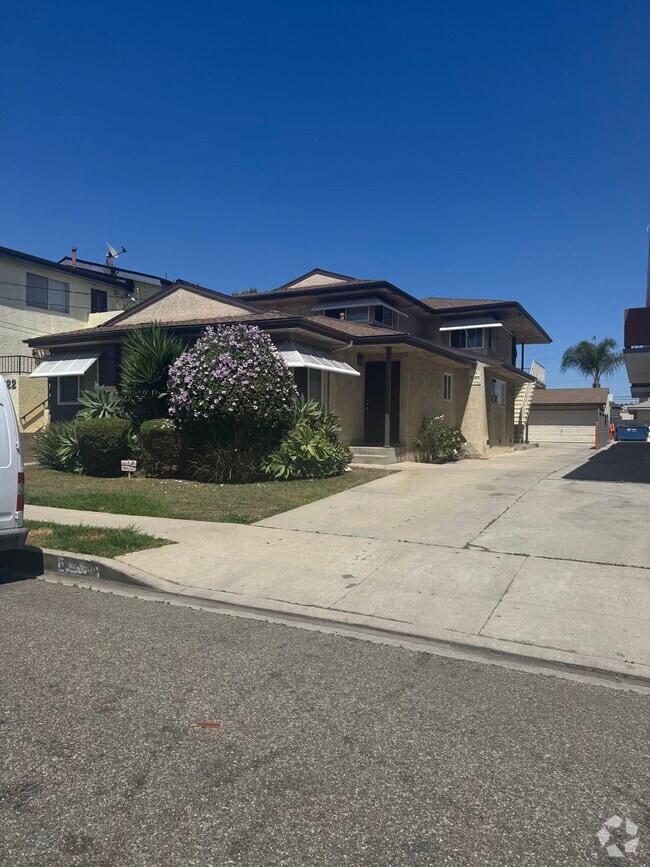 Building Photo - 12230 Manor Dr Rental