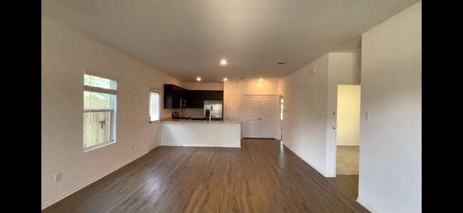 Photo - Room in House on Gabbro Gdns