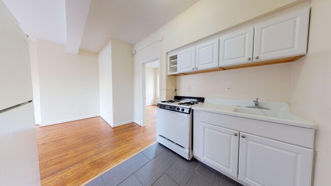 Photo - 109 C St SE Unit 109 C Street SE,  3