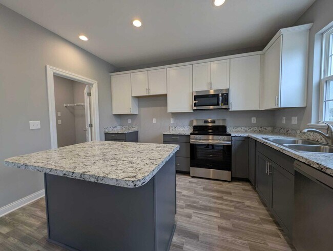 Photo - 4900 Citation Ct