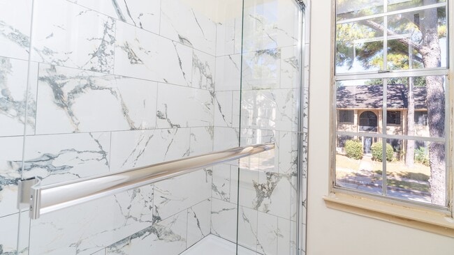 Photo - 16123 Cairngorm Ave