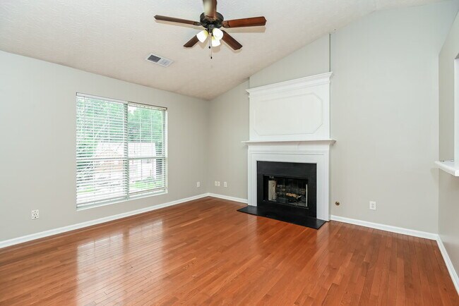 Photo - 3714 Crescent Hill Ln