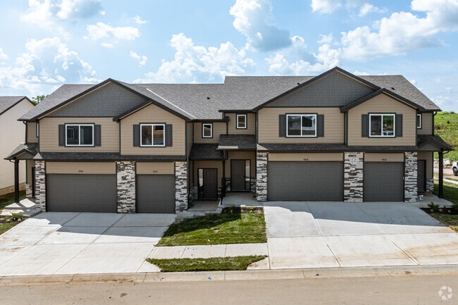Building Photo - Fairview Crossing Townhomes