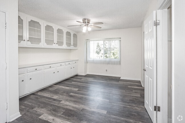 2BR, 2BA - 1,419SF - Dining Room