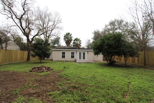 Photo - 6506 Sivley St
