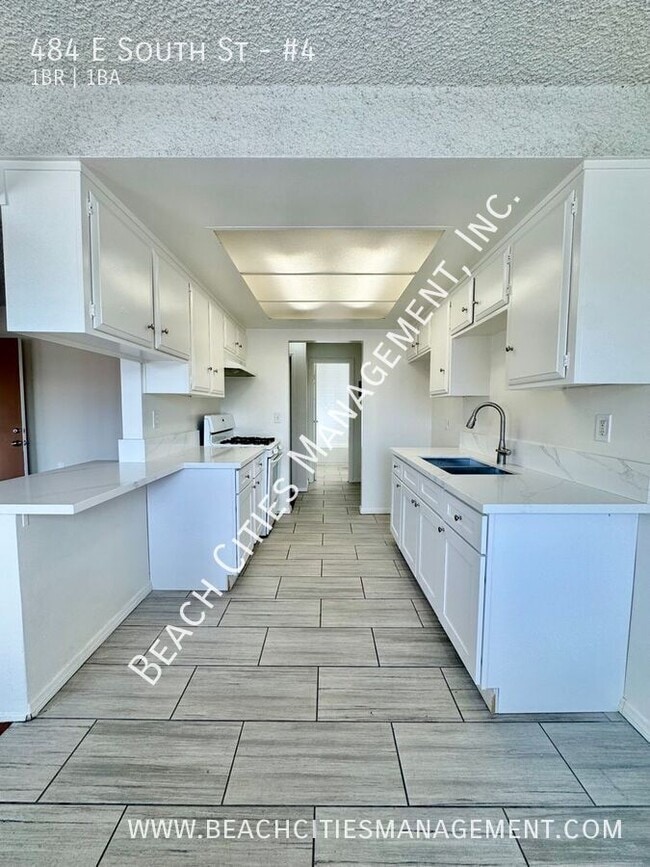 Photo - 484 E South St Unidad #4