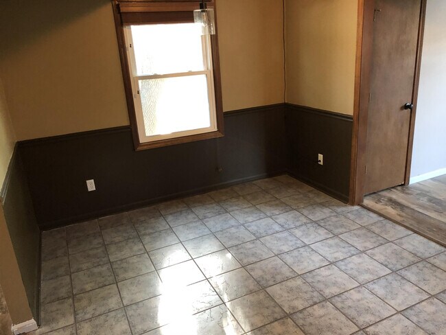 Photo - 229 Deerfield Ln