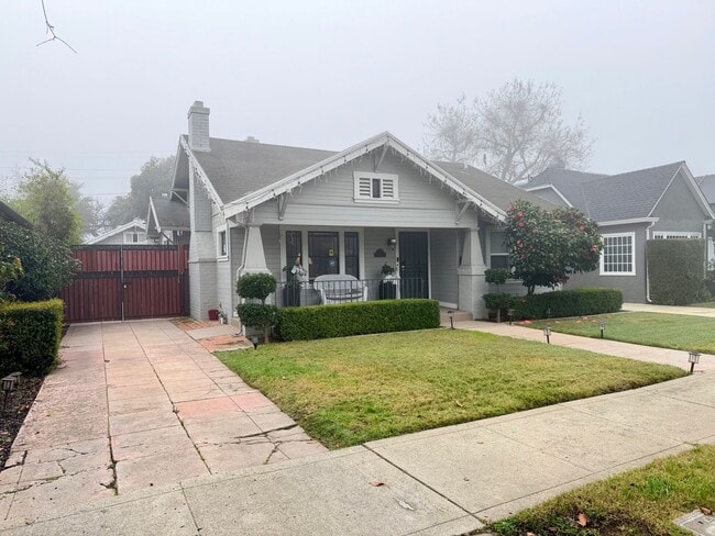 Photo - 2 Bed 1 Bath on a quiet street.