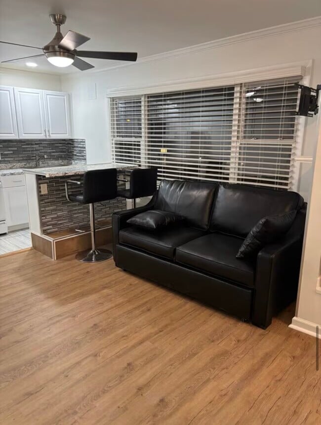 Photo - 589 Bramhall Ave Unit Studio