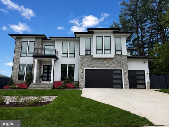 Building Photo - 6813 Dean Dr