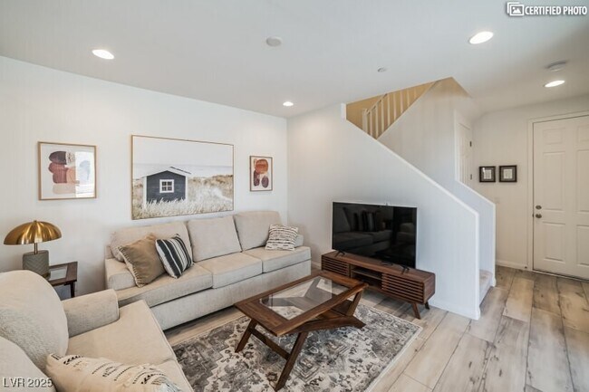 Photo - 88 Kimberlite Dr