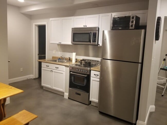 Kitchen - 2661 Glenrose Hl Unit Room 1