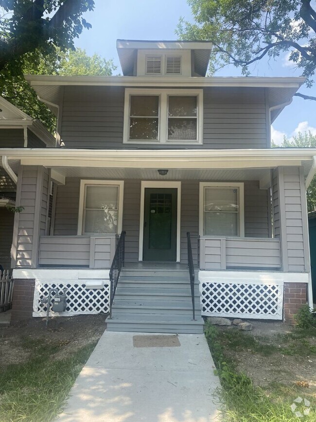 Building Photo - 908 SW 12th St Rental