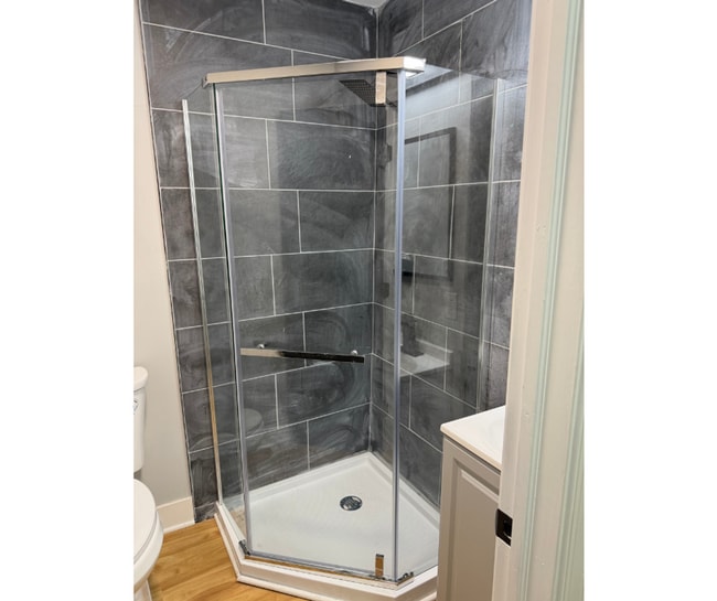 Photo - 1628 Benhill Ave Unit 2B AVAILABLE PRIV/BATH $850 2B