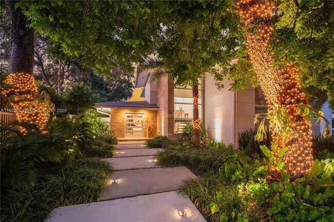 Photo - 79 Shore Dr W