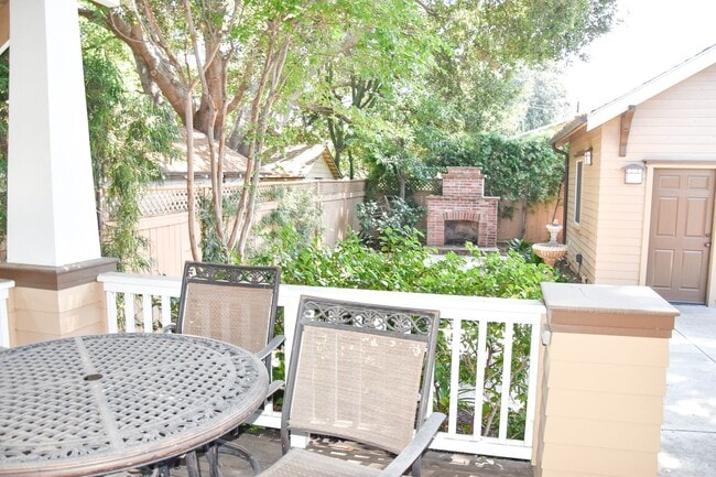 Photo - Craftsman living in Old Towne Orange