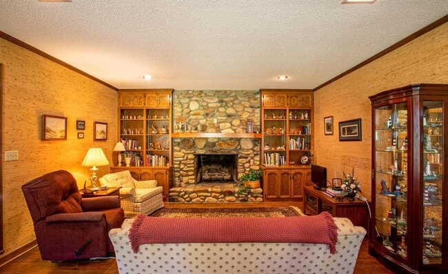 Photo - 404 Mount Vernon Rd