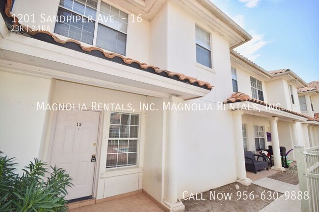 2 bed 2.5 bath Townhouse with Pool in Mcallen - 2 bed 2.5 bath Townhouse with Pool in Mcallen Unit 16