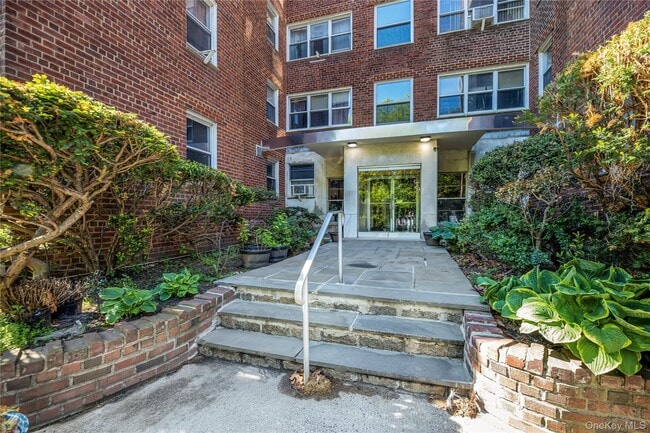 1234 Midland Ave Unit 1c