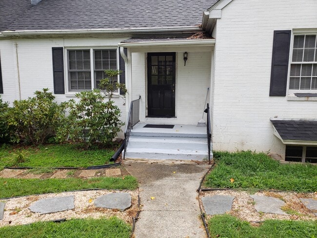 Photo - 114 Howard Dr Unit Apartment #1