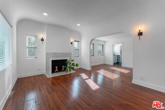 Photo - 927 N Edinburgh Ave